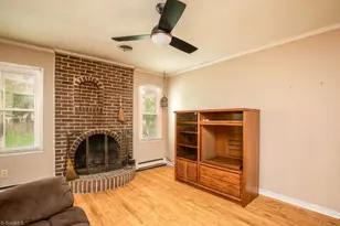 7 Coachman Ct, Greensboro, NC 27407 - Photo 4