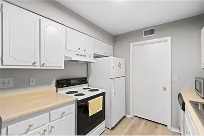 2250 Sunderland Road #23B, Winston-Salem, NC 27103 - Photo 10