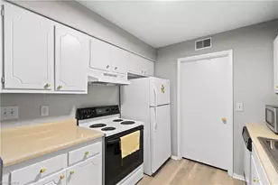 2250 Sunderland Rd, Winston-Salem, NC 27103 - Photo 10