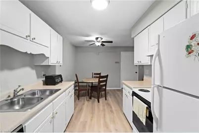 2250 Sunderland Road #23B, Winston-Salem, NC 27103 - Photo 8
