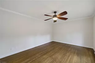 1002 Surry Dr, Greensboro, NC 27408 - Photo 10