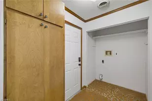 1002 Surry Dr, Greensboro, NC 27408 - Photo 26
