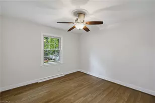 1002 Surry Dr, Greensboro, NC 27408 - Photo 24
