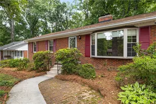1002 Surry Dr, Greensboro, NC 27408 - Photo 2