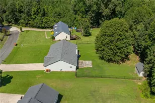 194 Briarcreek Dr, Winston-Salem, NC 27107 - Photo 38