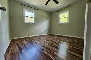 1801 Glenside Dr, Greensboro, NC 27405 - Photo 10