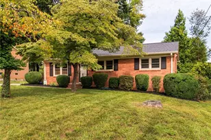 2231 Lacy St, Burlington, NC 27215 - Photo 2