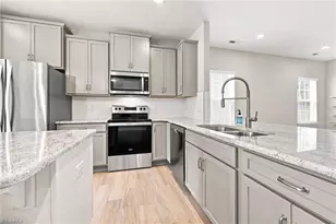 4219 Canter Crk Ln, High Point, NC 27262 - Photo 10