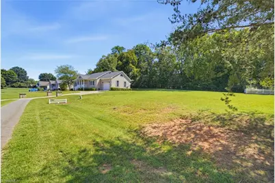 726 Cypress Hill Drive, Eden, NC 27288 - Photo 4