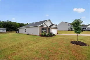 196 Beebop Ln, Lexington, NC 27295 - Photo 2