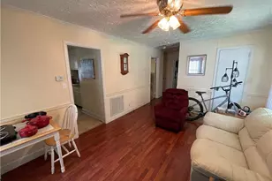 105 Spruce St, Lexington, NC 27292 - Photo 2