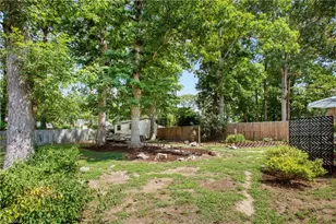 2704 Hill-N-Dale Dr, Greensboro, NC 27408 - Photo 24
