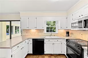 3822 Quail Run Ln, Burlington, NC 27215 - Photo 6