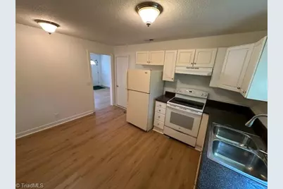 558 Kinard Drive, Winston-Salem, NC 27101 - Photo 10
