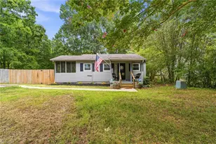 4915 Rhondan Rd, Summerfield, NC 27358 - Photo 4