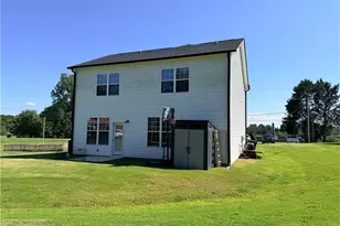 8117 Reynolda Rd, Pfafftown, NC 27040 - Photo 4
