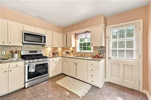 2772 Edinberg Dr, Winston-Salem, NC 27103 - Photo 8