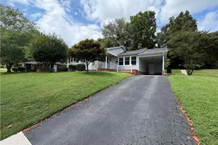 219 E Church St, Mount Airy, NC 27030 - Photo 4