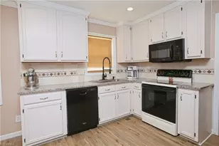 7007 Taunton Dr, Greensboro, NC 27410 - Photo 6