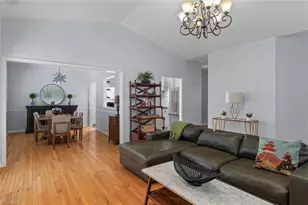 127 Brooks Landing Dr, Winston-Salem, NC 27106 - Photo 2