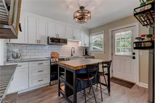 2312 Markland Dr, Greensboro, NC 27408 - Photo 8