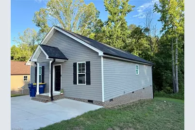 104 E Gene Hairston Street, Madison, NC 27025 - Photo 2