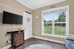 8915 Grv Pk Dr, Oak Ridge, NC 27310 - Photo 20