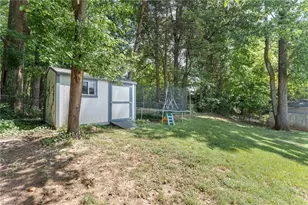 4906 Starmount Dr, Greensboro, NC 27410 - Photo 26