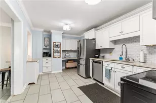 4906 Starmount Dr, Greensboro, NC 27410 - Photo 8