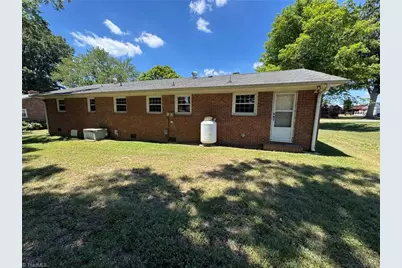 112 Wilson Street, Yadkinville, NC 27055 - Photo 4