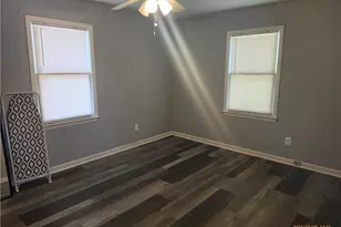 212 Marshall St, Greensboro, NC 27401 - Photo 6