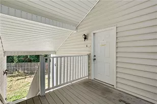 800 Spruill Ct, Greensboro, NC 27409 - Photo 2