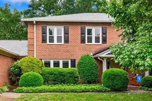 879 Brookleigh Ct, Winston-Salem, NC 27104 - Photo 2