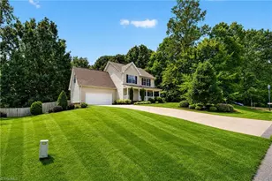 7523 Kristen Dr, Oak Ridge, NC 27310 - Photo 4
