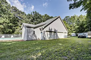 2207 Millcroft Rd, Pleasant Garden, NC 27313 - Photo 10