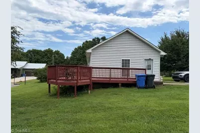 104 Blairfield Court, North Wilkesboro, NC 28659 - Photo 2