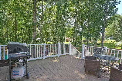 208 Triplett Street, Jonesville, NC 28642 - Photo 2