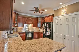208 Triplett St, Jonesville, NC 28642 - Photo 10