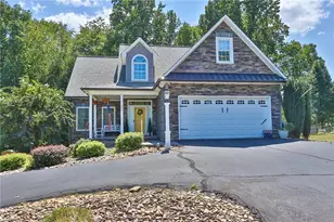 208 Triplett St, Jonesville, NC 28642 - Photo 1