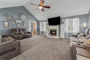 124 Glen Oaks Dr, King, NC 27021 - Photo 4