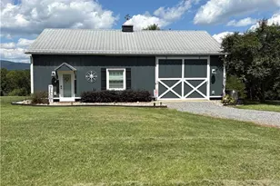 910 Hanks St, Traphill, NC 28685 - Photo 4