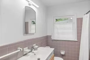 601 Quaker Ln, High Point, NC 27262 - Photo 18