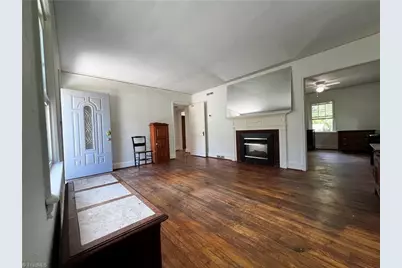 1305 Winstead Place, Greensboro, NC 27408 - Photo 8
