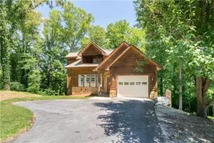 833 E Country Club Rd, Mount Airy, NC 27030 - Photo 2