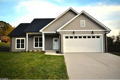 2142 Elizabeth Drive, Mount Airy, NC 27030 - Photo 2