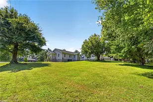 1623 E Meadow Rd, Eden, NC 27288 - Photo 28