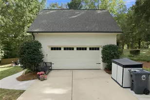 5704 Forest Manor Dr, Greensboro, NC 27410 - Photo 46