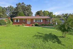 246 Fairview Ave, Mount Airy, NC 27030 - Photo 4