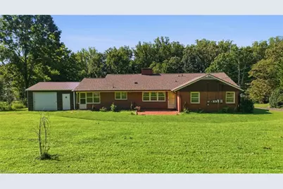 246 Fairview Avenue, Mount Airy, NC 27030 - Photo 8