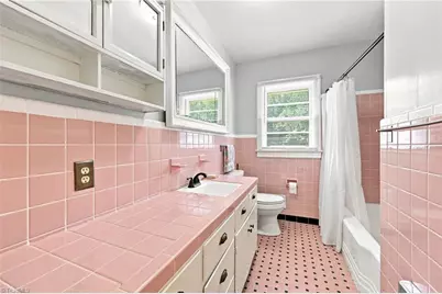 246 Fairview Avenue, Mount Airy, NC 27030 - Photo 12